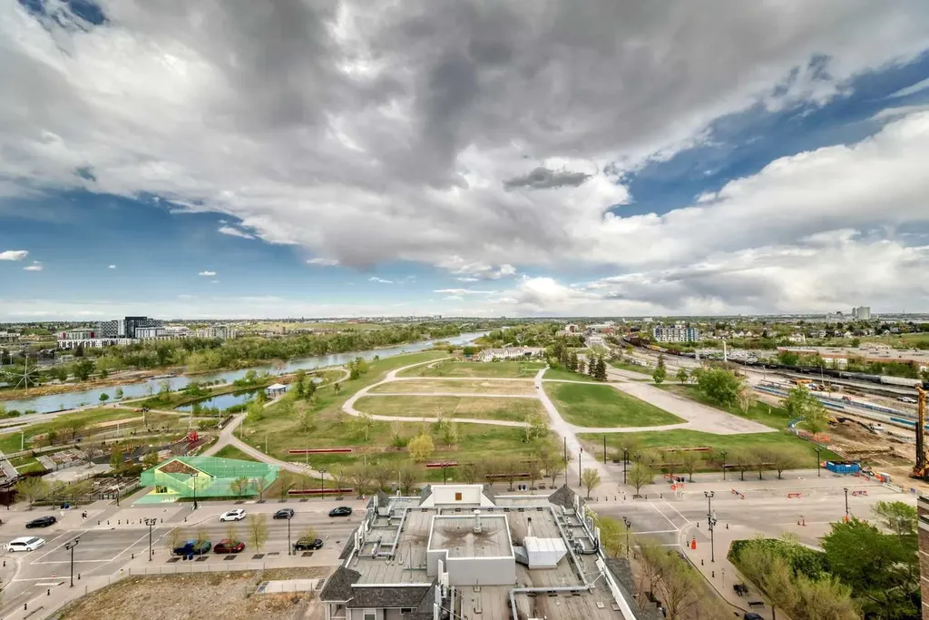 624 8 Avenue SE Calgary AB T2G 1S5