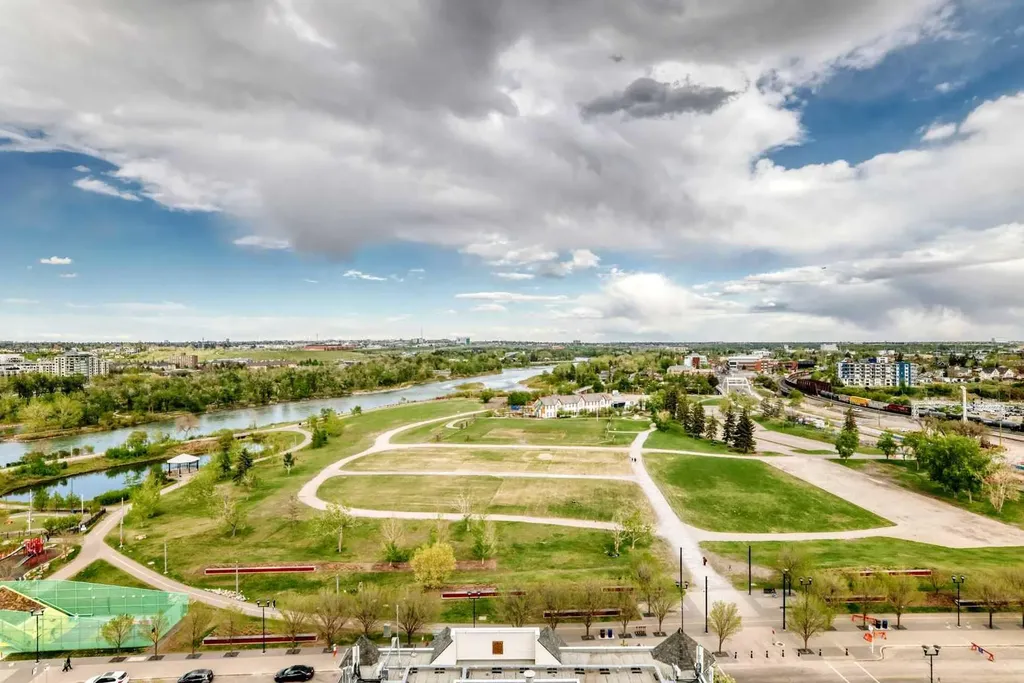 624 8 Avenue SE Calgary AB T2G 1S5