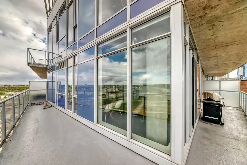 624 8 Avenue SE Calgary AB T2G 1S5