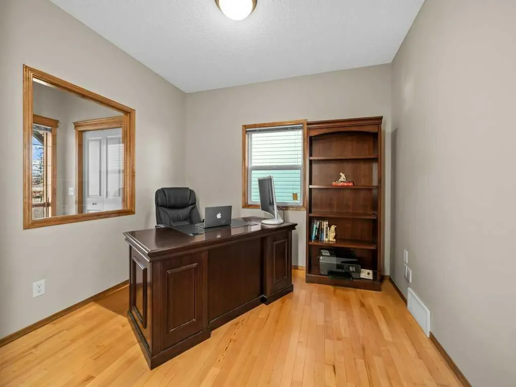 108 Pantego Rise NW Calgary AB T3K 6J3