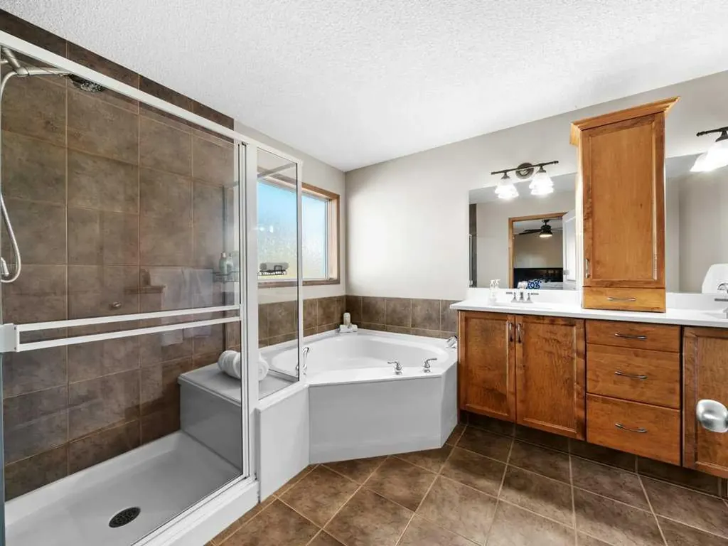 108 Pantego Rise NW Calgary AB T3K 6J3