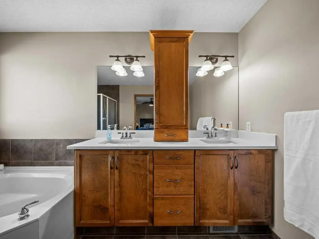 108 Pantego Rise NW Calgary AB T3K 6J3