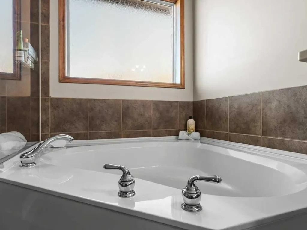 108 Pantego Rise NW Calgary AB T3K 6J3