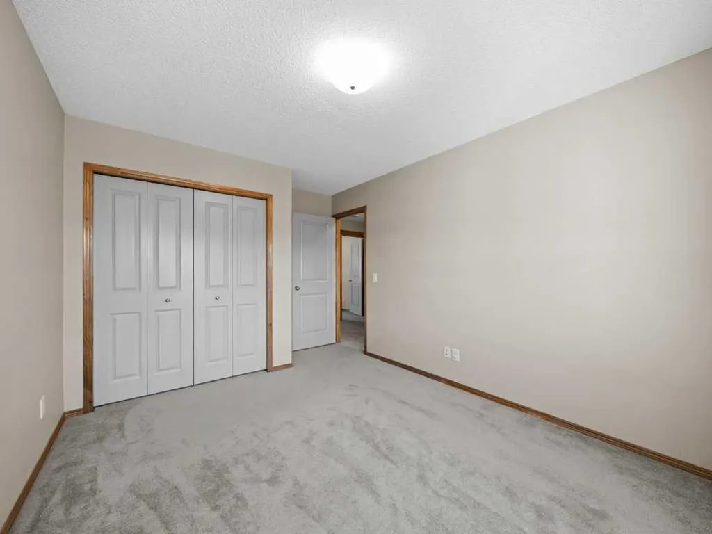 108 Pantego Rise NW Calgary AB T3K 6J3