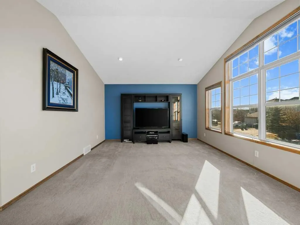 108 Pantego Rise NW Calgary AB T3K 6J3