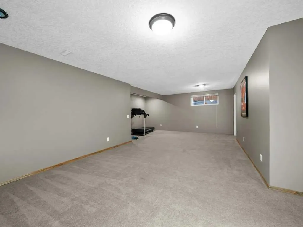 108 Pantego Rise NW Calgary AB T3K 6J3