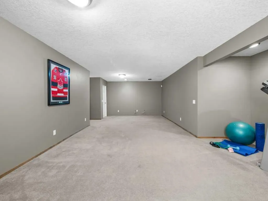 108 Pantego Rise NW Calgary AB T3K 6J3