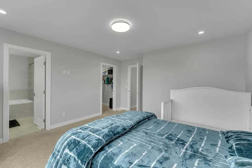 152 Savanna Way NE Calgary AB T3J0Z9