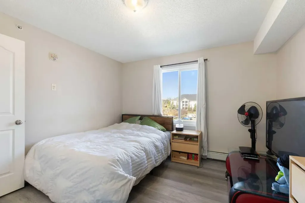 2371 Eversyde Avenue SW Calgary AB T2Y 5B8