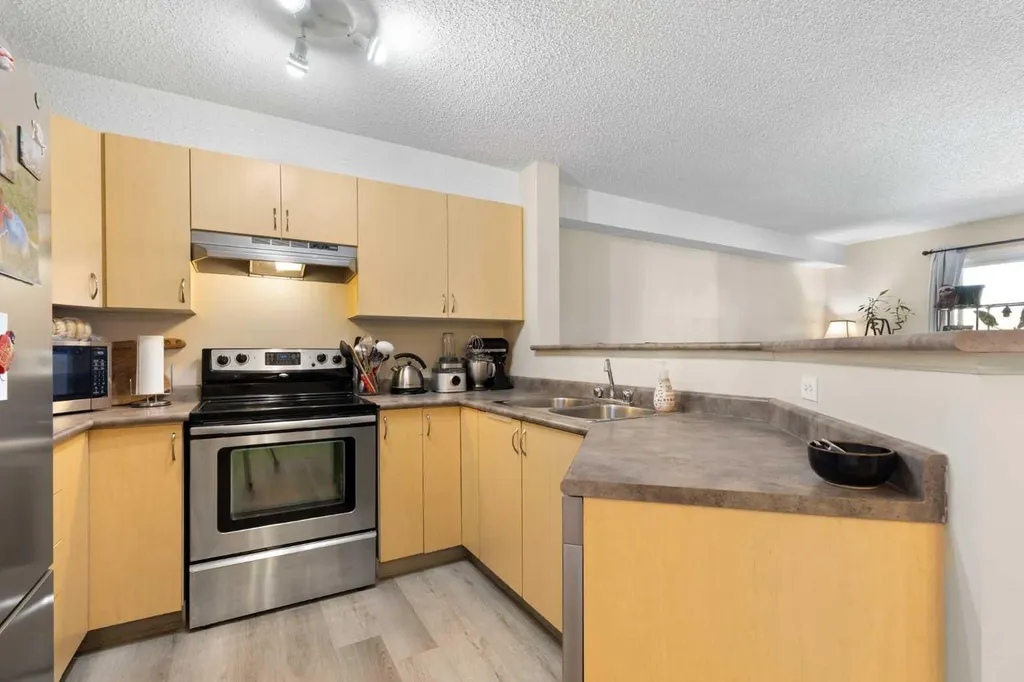 2371 Eversyde Avenue SW Calgary AB T2Y 5B8