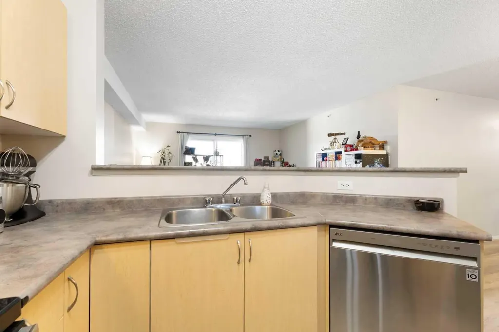 2371 Eversyde Avenue SW Calgary AB T2Y 5B8