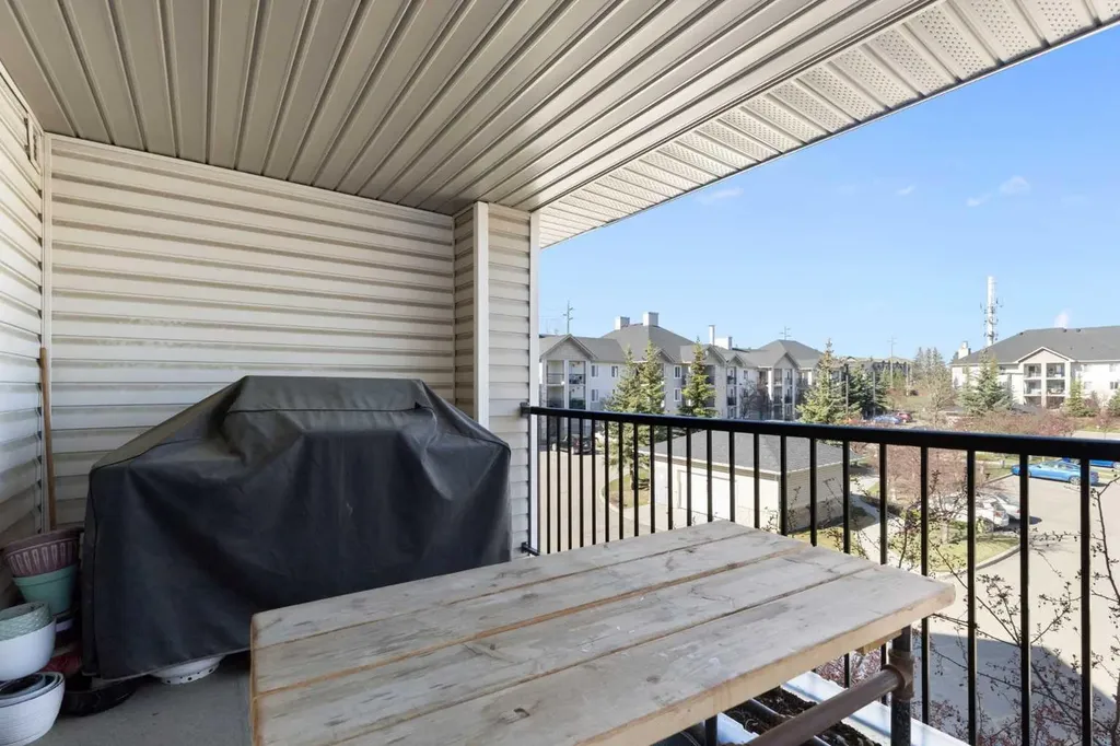 2371 Eversyde Avenue SW Calgary AB T2Y 5B8