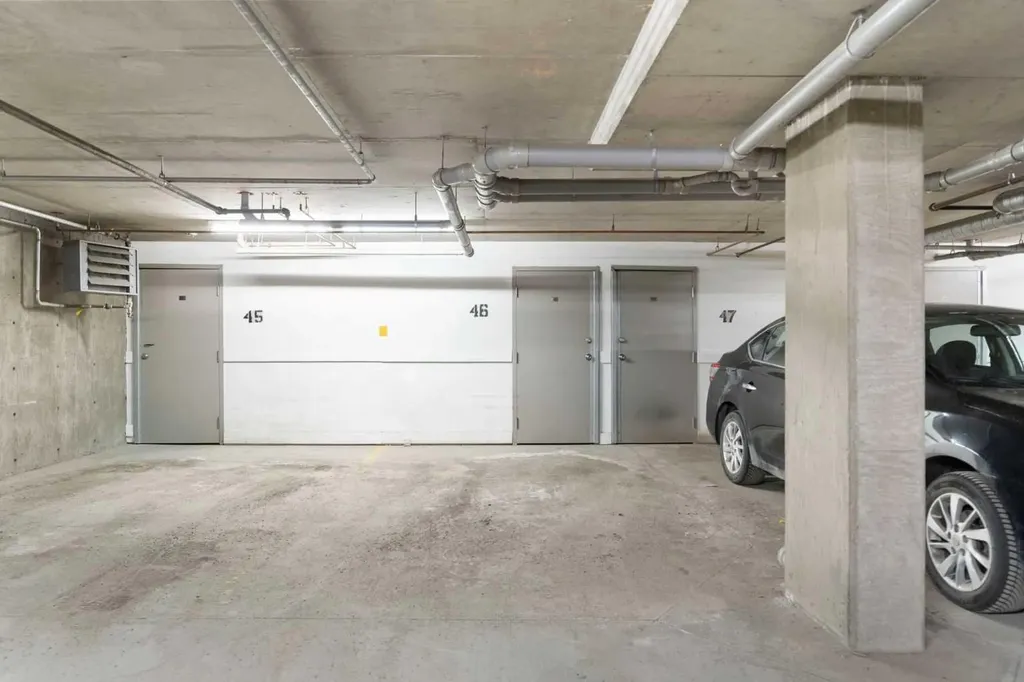 2371 Eversyde Avenue SW Calgary AB T2Y 5B8