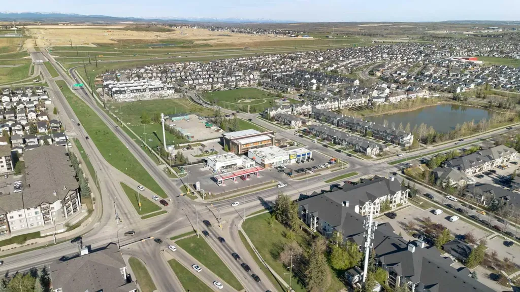 2371 Eversyde Avenue SW Calgary AB T2Y 5B8