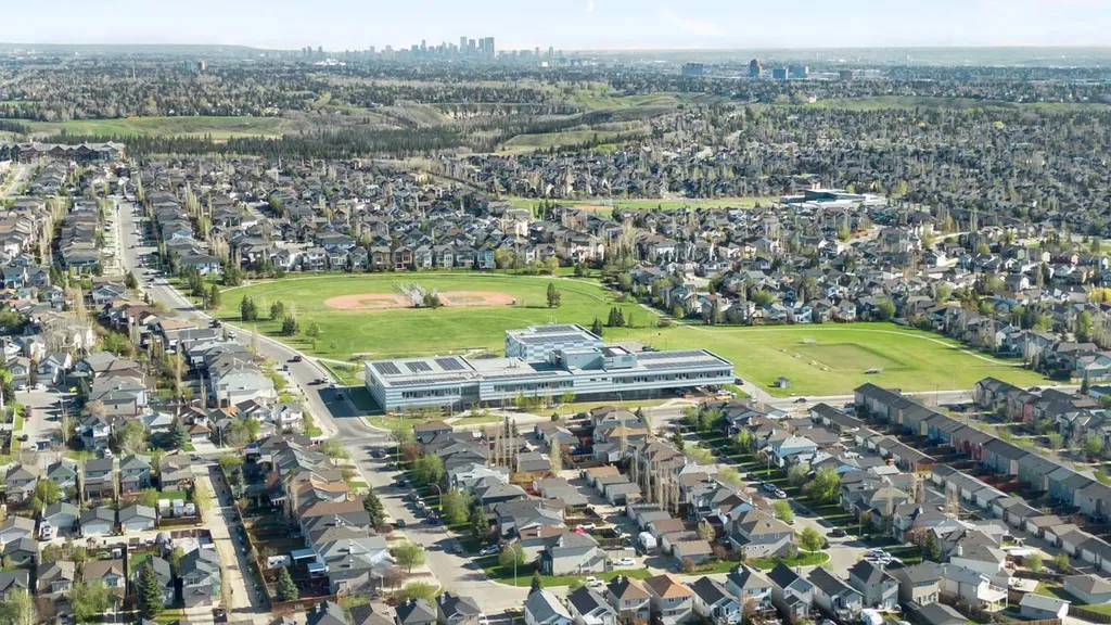 2371 Eversyde Avenue SW Calgary AB T2Y 5B8