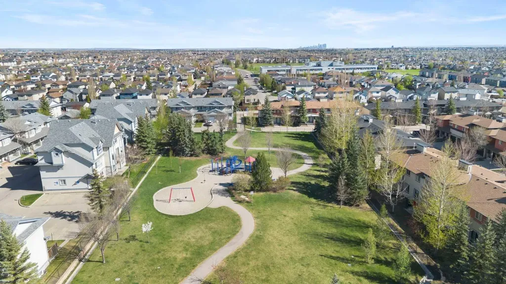 2371 Eversyde Avenue SW Calgary AB T2Y 5B8