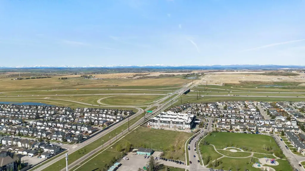 2371 Eversyde Avenue SW Calgary AB T2Y 5B8