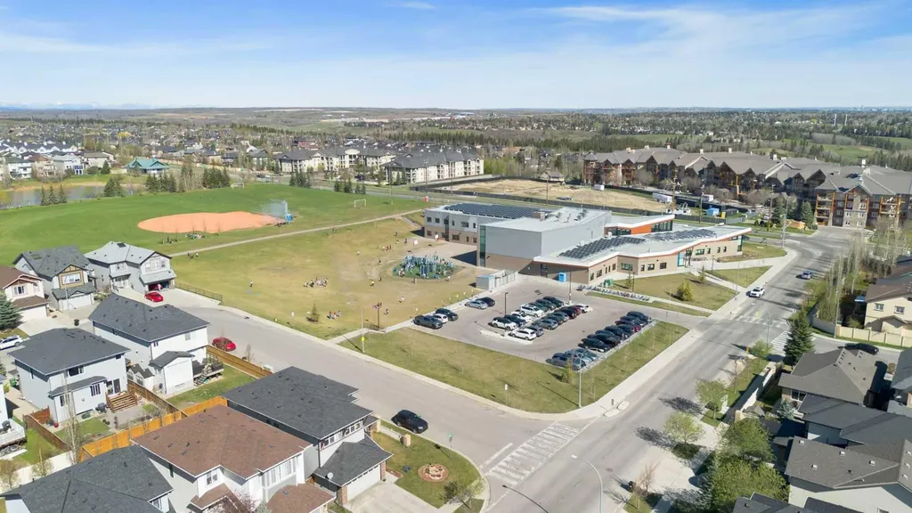 2371 Eversyde Avenue SW Calgary AB T2Y 5B8