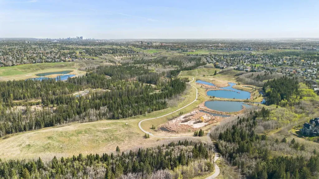 2371 Eversyde Avenue SW Calgary AB T2Y 5B8