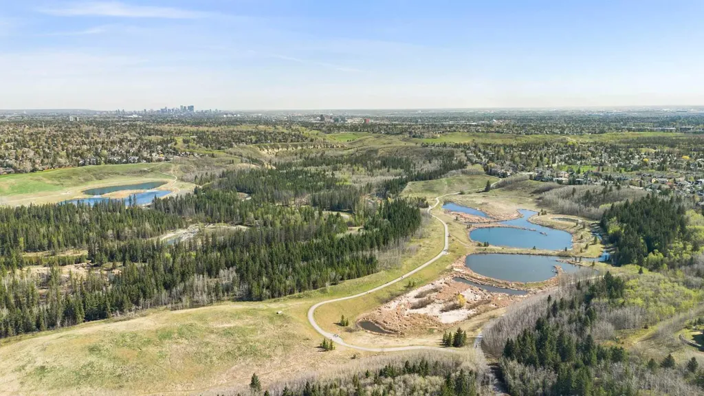 2371 Eversyde Avenue SW Calgary AB T2Y 5B8