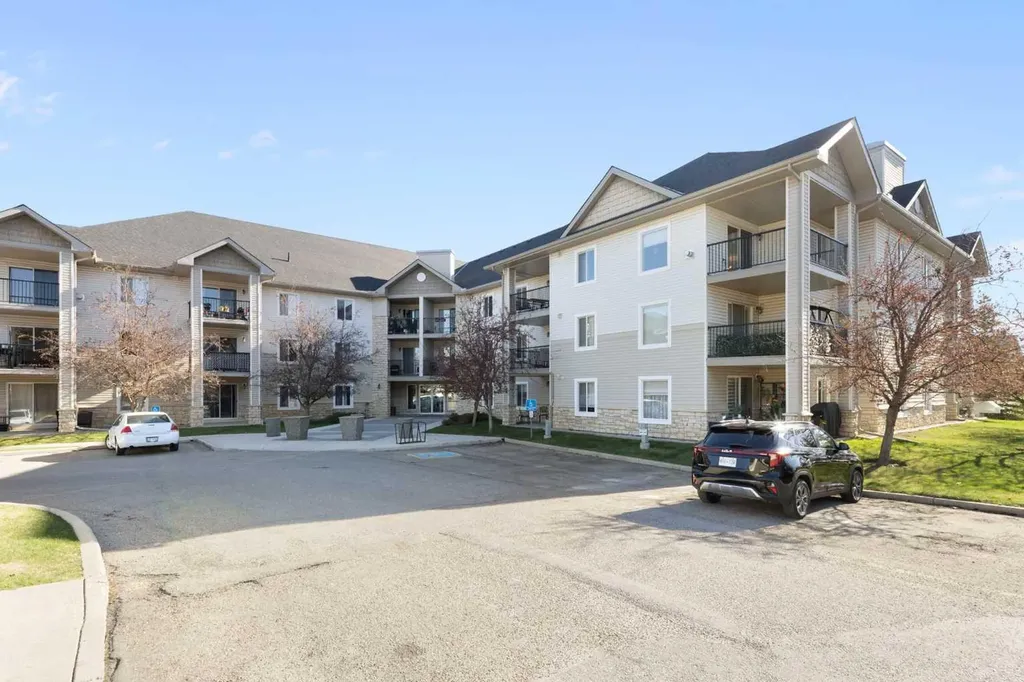 2371 Eversyde Avenue SW Calgary AB T2Y 5B8