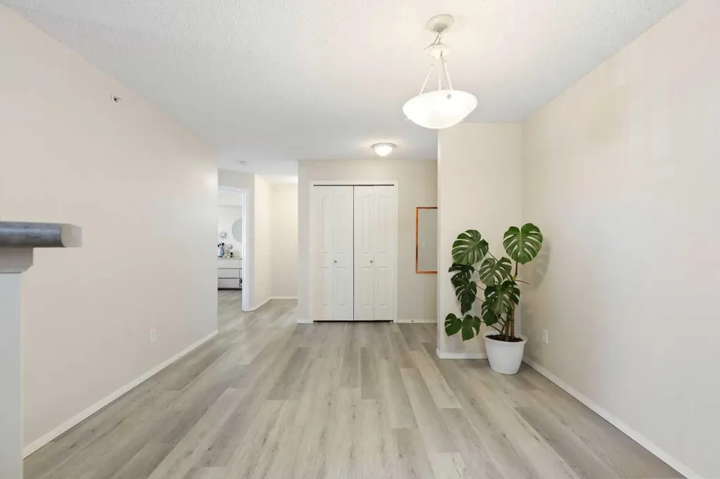 2371 Eversyde Avenue SW Calgary AB T2Y 5B8