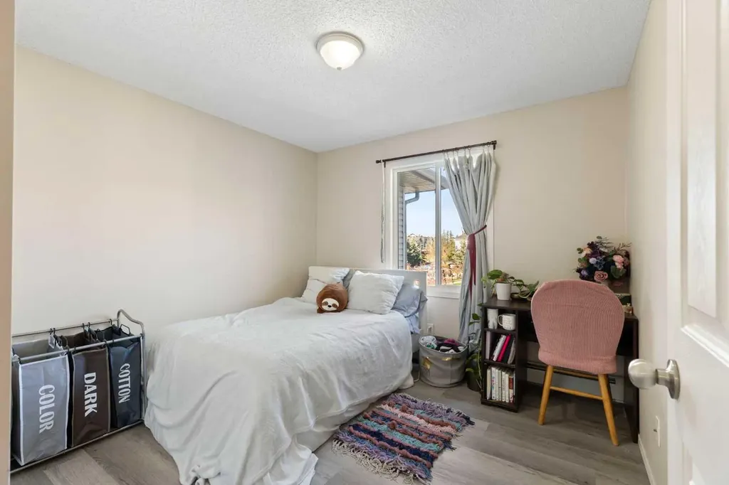 2371 Eversyde Avenue SW Calgary AB T2Y 5B8