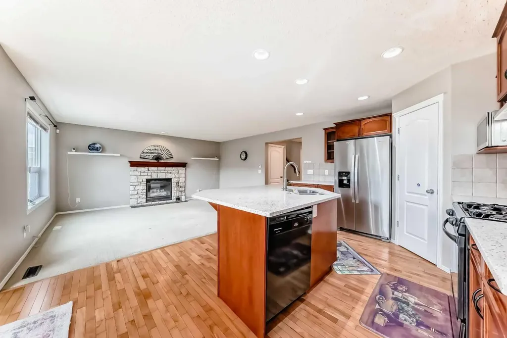 80 Eversyde Way SW Calgary AB T2Y4V5