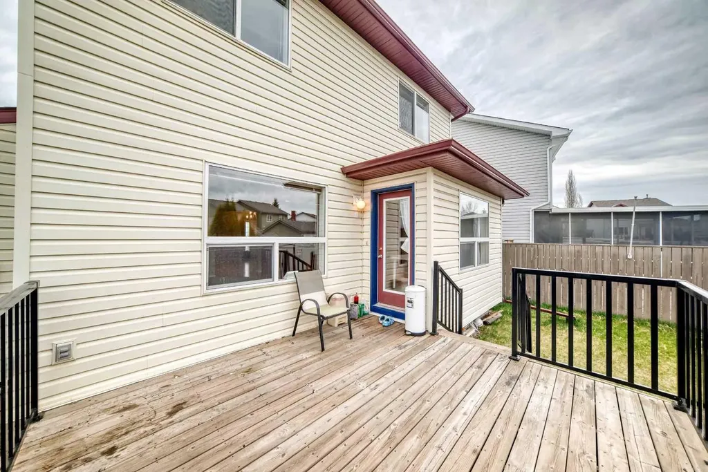 80 Eversyde Way SW Calgary AB T2Y4V5