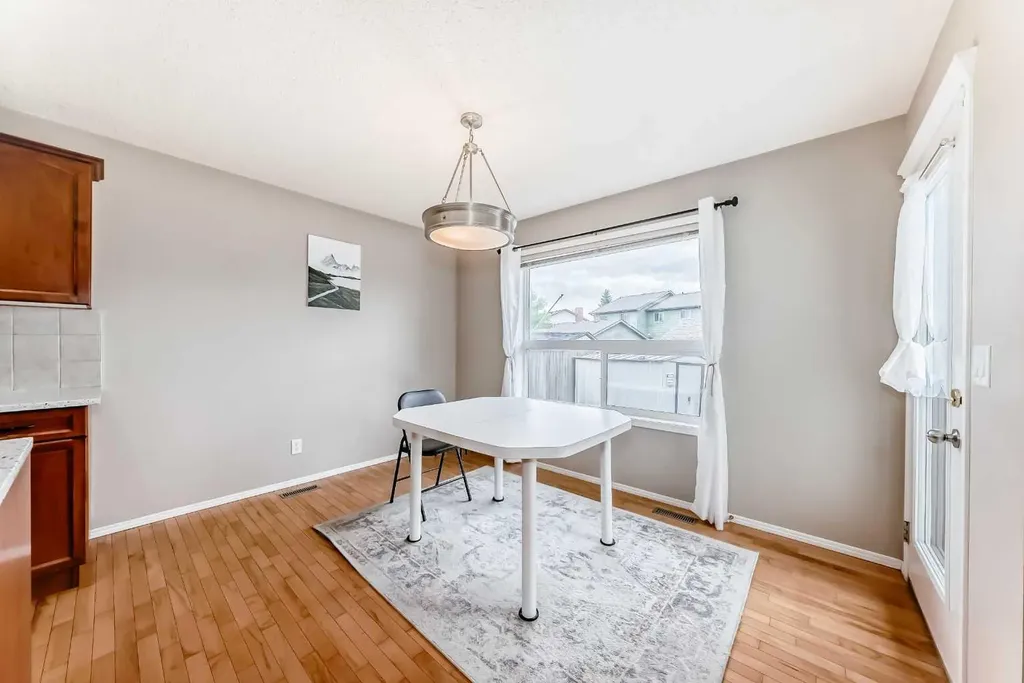 80 Eversyde Way SW Calgary AB T2Y4V5