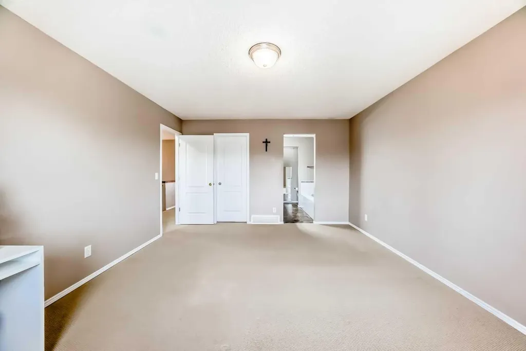 80 Eversyde Way SW Calgary AB T2Y4V5