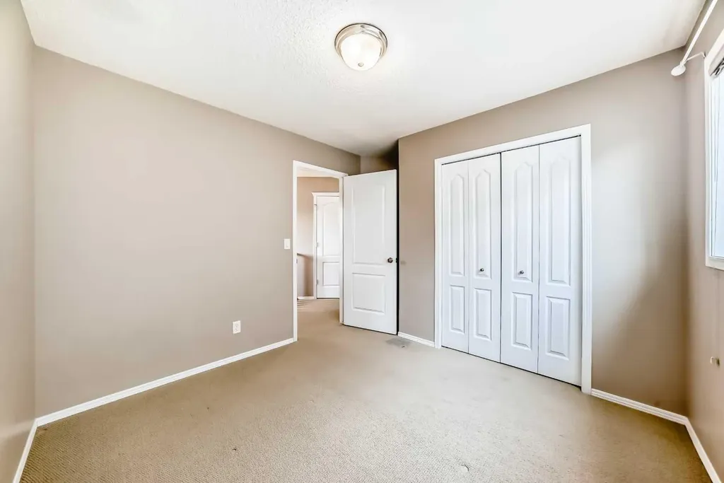 80 Eversyde Way SW Calgary AB T2Y4V5