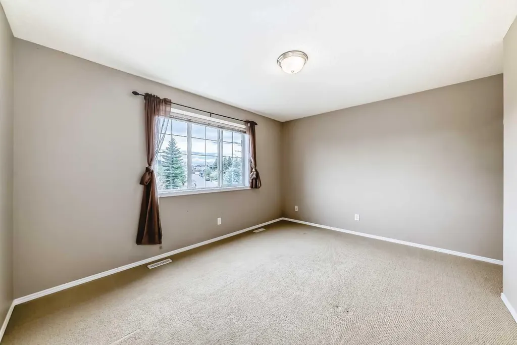 80 Eversyde Way SW Calgary AB T2Y4V5