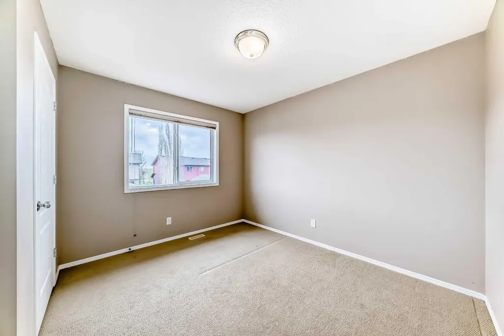 80 Eversyde Way SW Calgary AB T2Y4V5