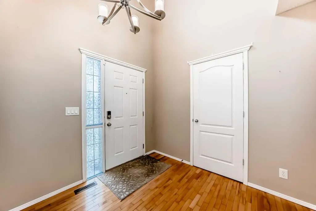80 Eversyde Way SW Calgary AB T2Y4V5