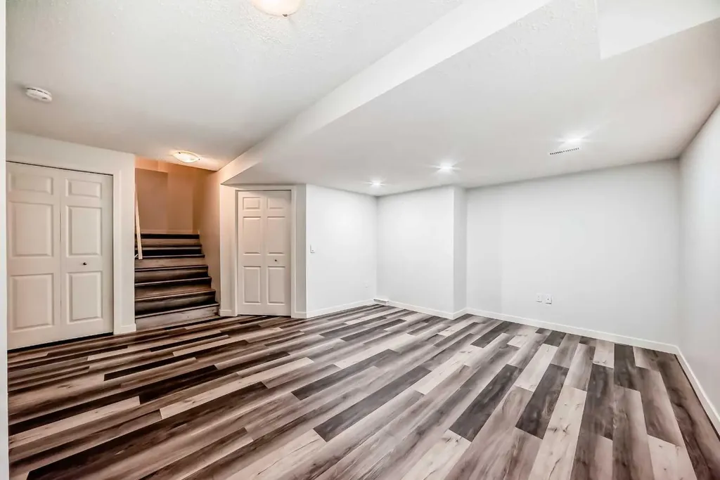 80 Eversyde Way SW Calgary AB T2Y4V5