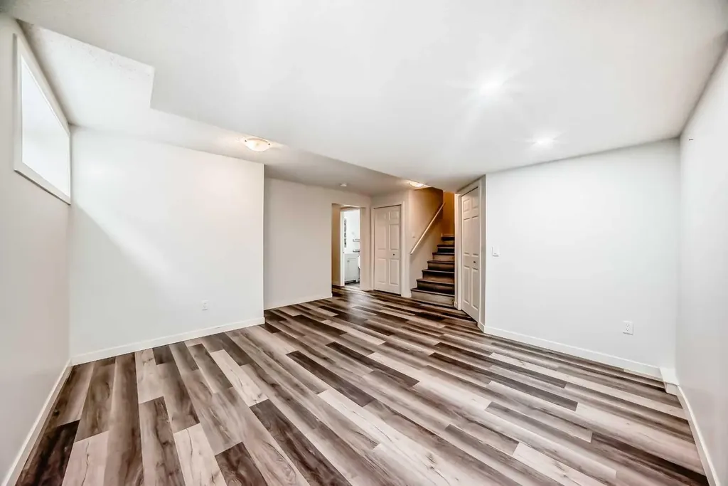 80 Eversyde Way SW Calgary AB T2Y4V5