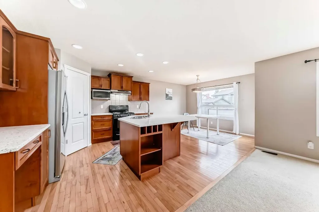 80 Eversyde Way SW Calgary AB T2Y4V5