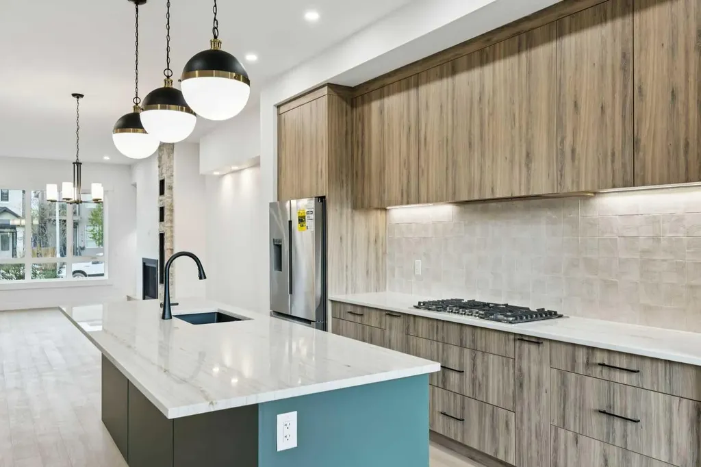 2622 30 Street SW Calgary AB T3E 2M2