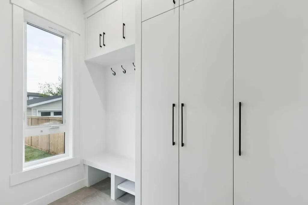 2622 30 Street SW Calgary AB T3E 2M2