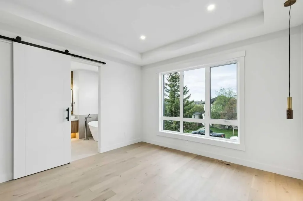 2622 30 Street SW Calgary AB T3E 2M2