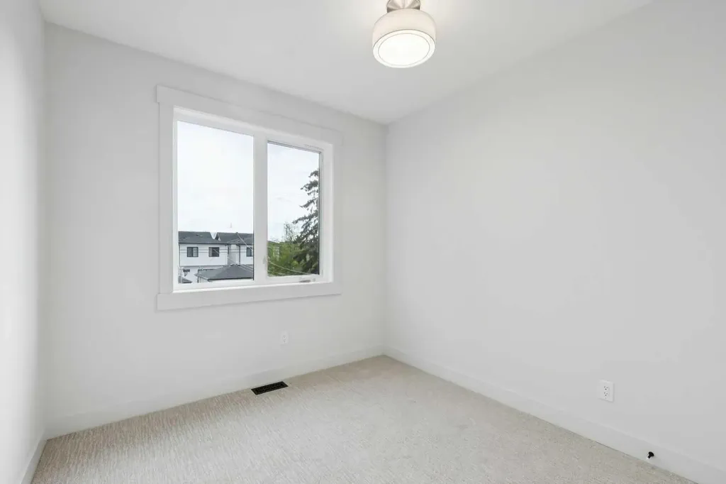 2622 30 Street SW Calgary AB T3E 2M2