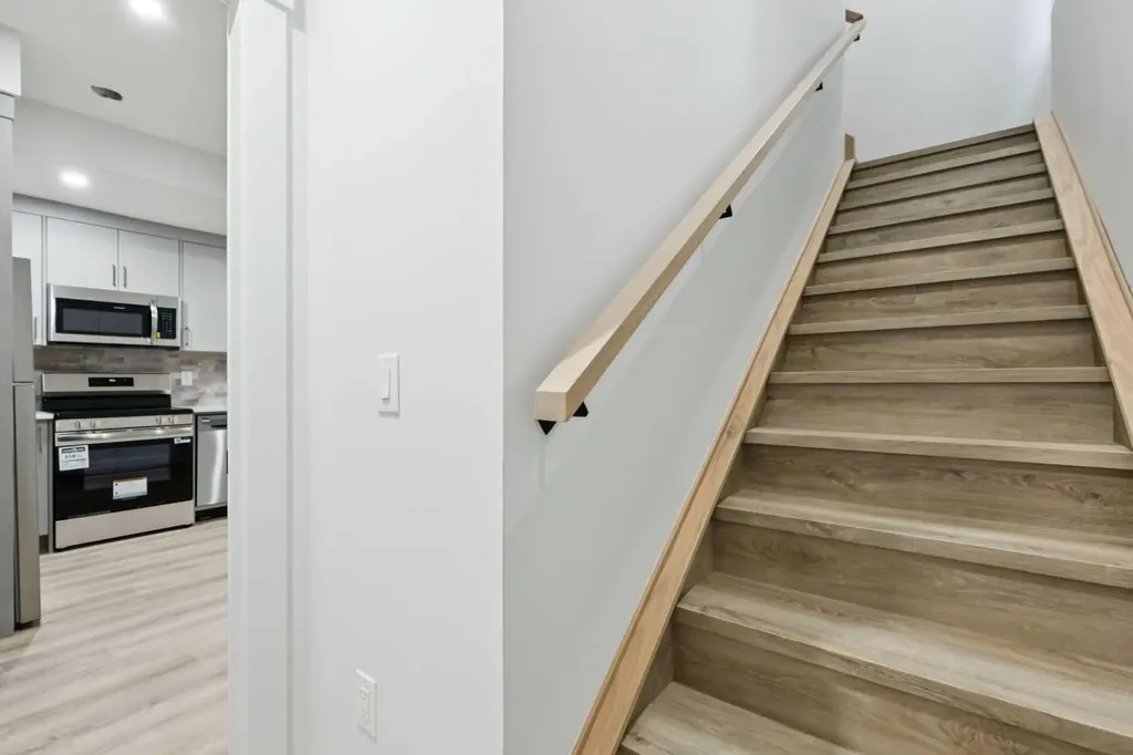 2622 30 Street SW Calgary AB T3E 2M2