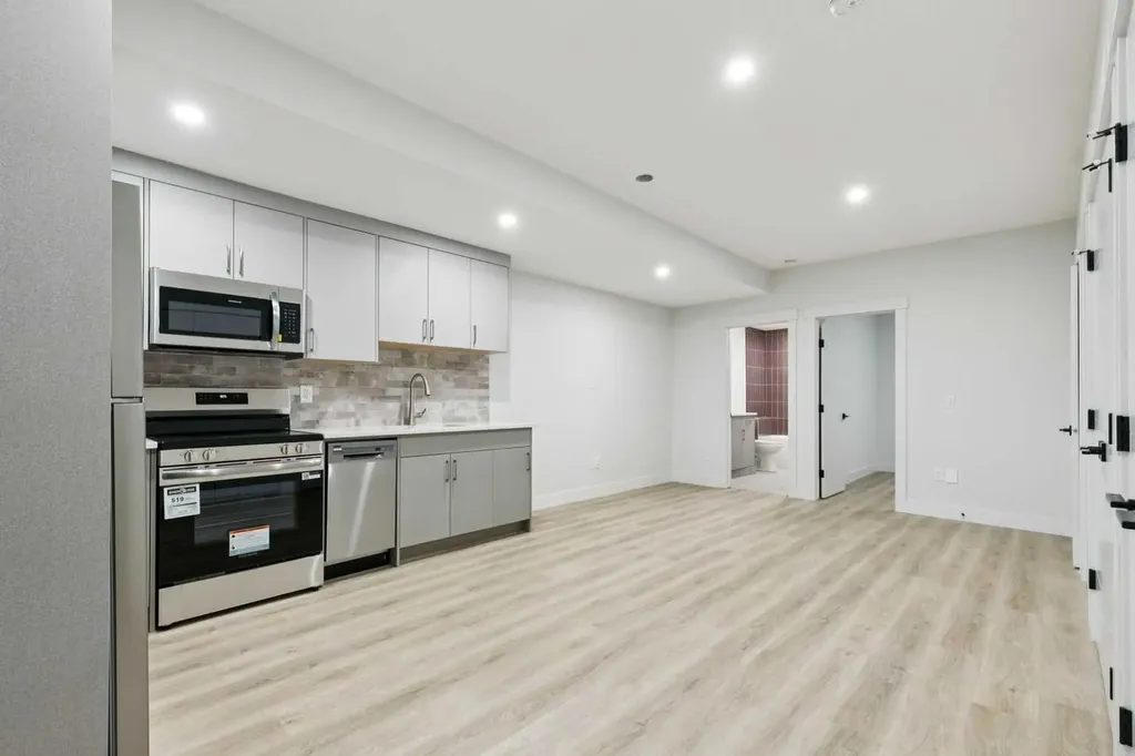 2622 30 Street SW Calgary AB T3E 2M2