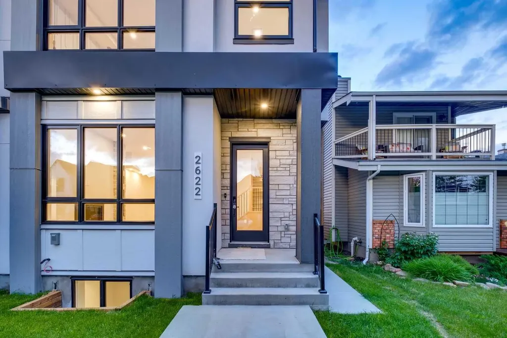 2622 30 Street SW Calgary AB T3E 2M2