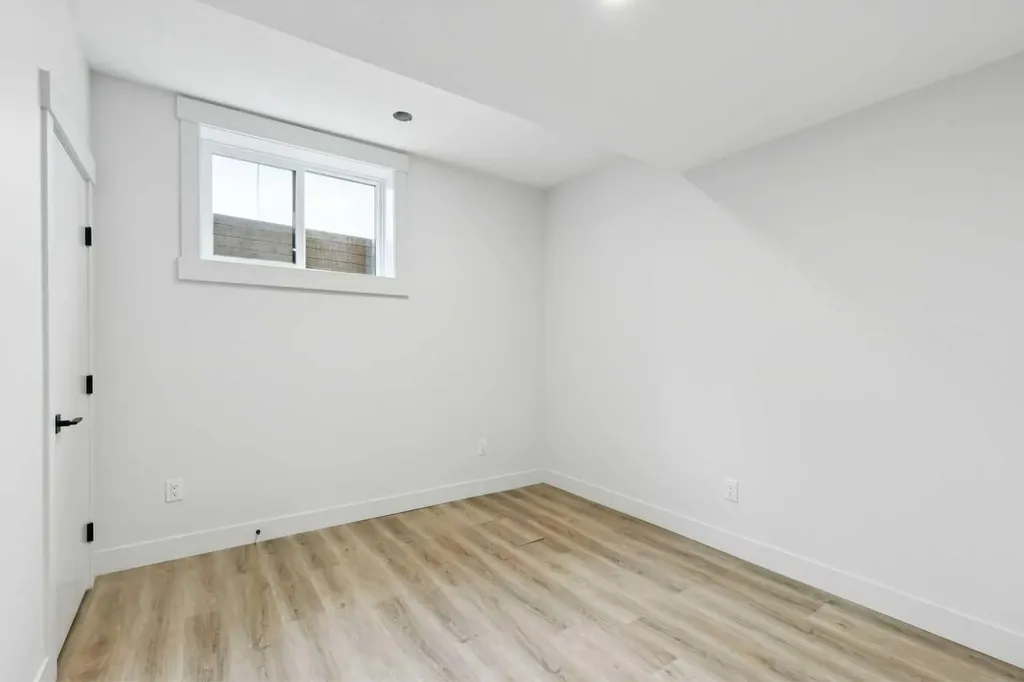 2622 30 Street SW Calgary AB T3E 2M2