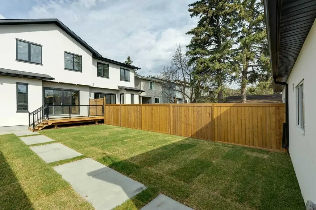 2622 30 Street SW Calgary AB T3E 2M2