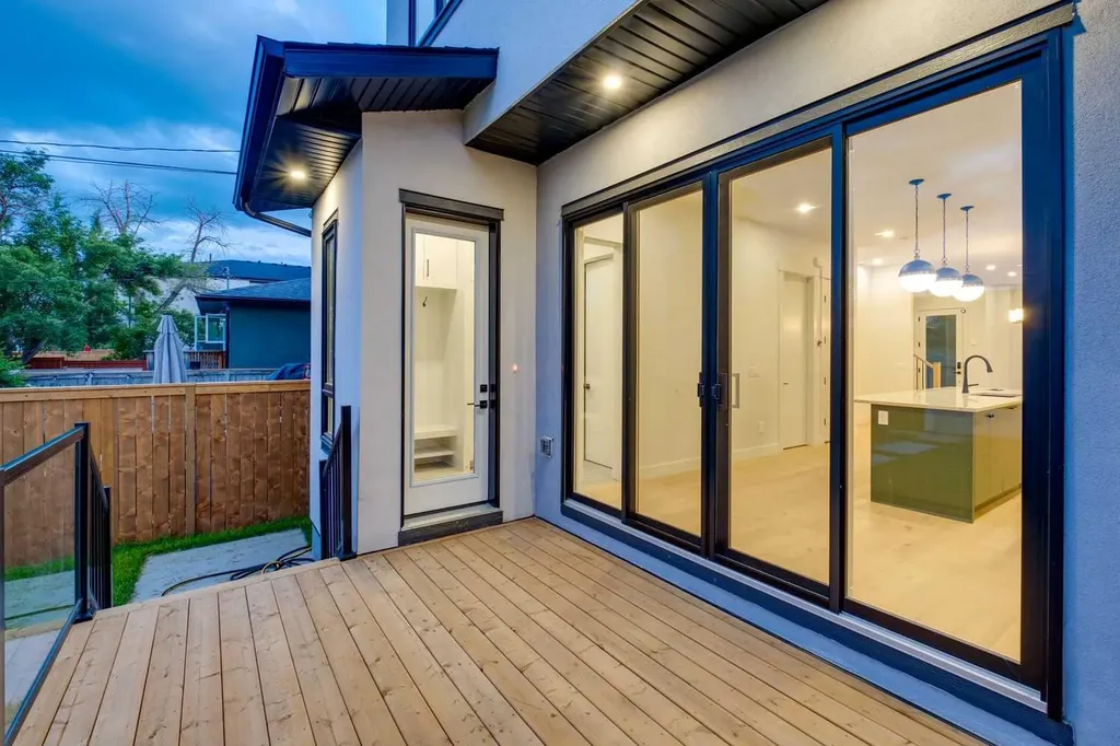 2622 30 Street SW Calgary AB T3E 2M2