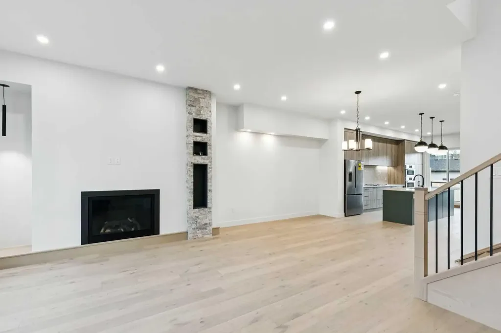 2622 30 Street SW Calgary AB T3E 2M2