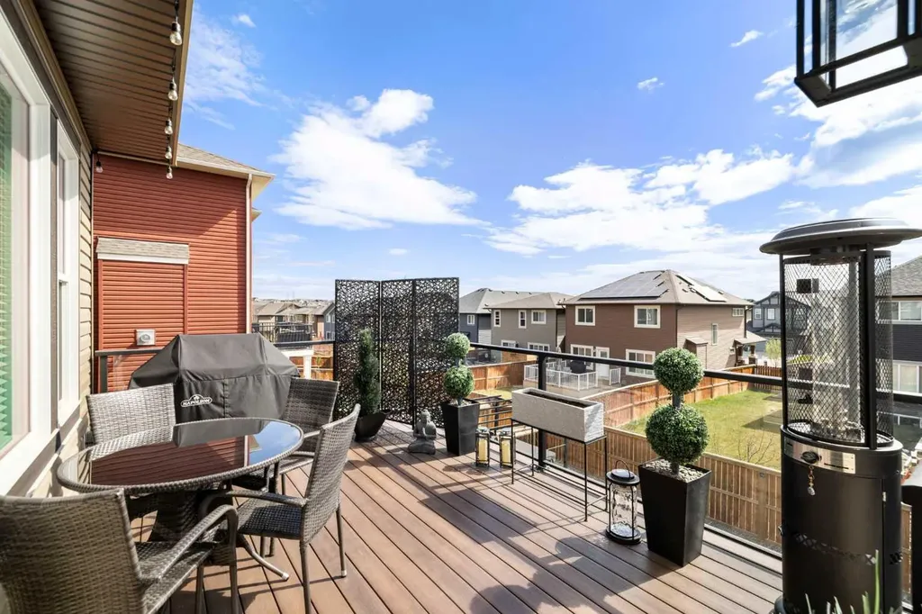 41 Banded Peak View Okotoks AB T2H 2W4